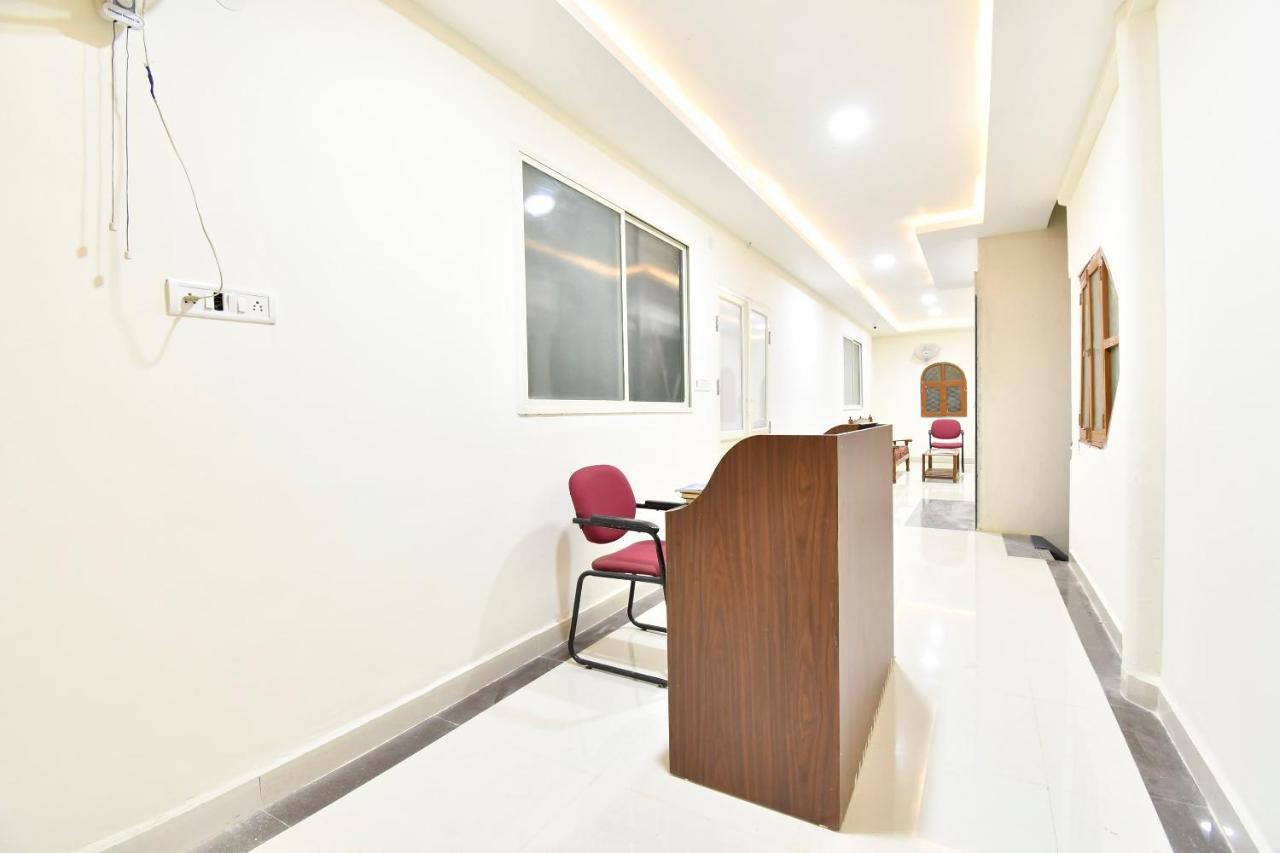 Hotel Oyo 44065 Sri Krishna Nilaya à Bangalore Extérieur photo