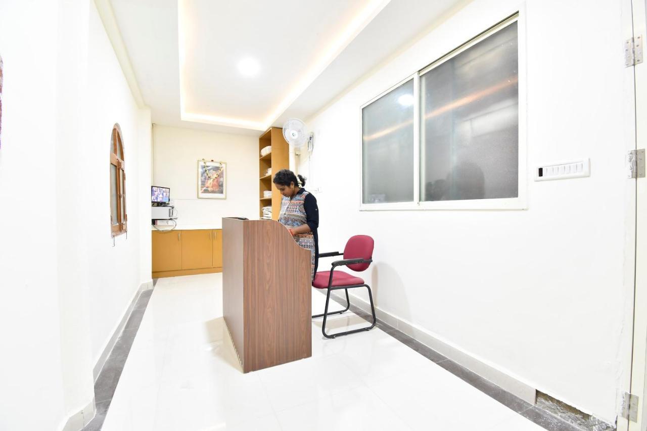 Hotel Oyo 44065 Sri Krishna Nilaya à Bangalore Extérieur photo